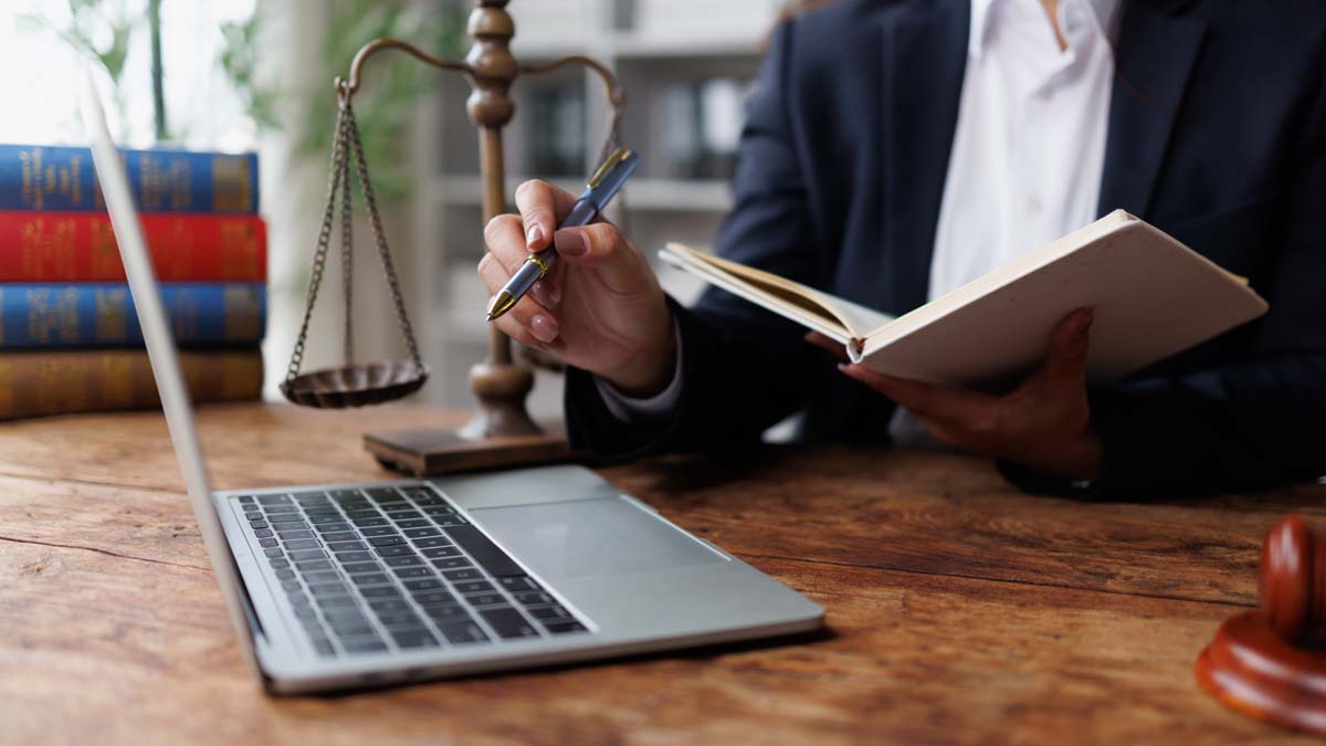 Featured image for “How Are Mediation and Arbitration Different?”